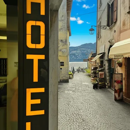 Hotel Modena Old Town Malcesine