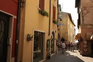 Modena Old Town 酒店