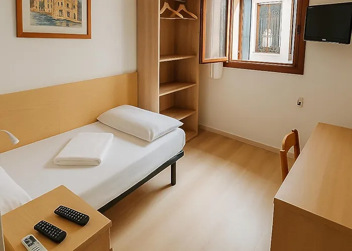 Hotel Modena Old Town