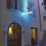 Modena Old Town 酒店