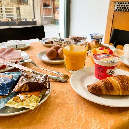 Hotel Modena 2*