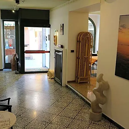 Modena Old Town Ξενοδοχείο 2*