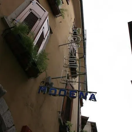 Modena Old Town מלון 2*