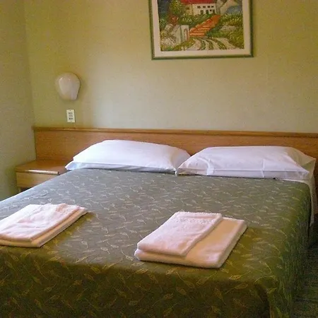 Modena Old Town Hotell 2*