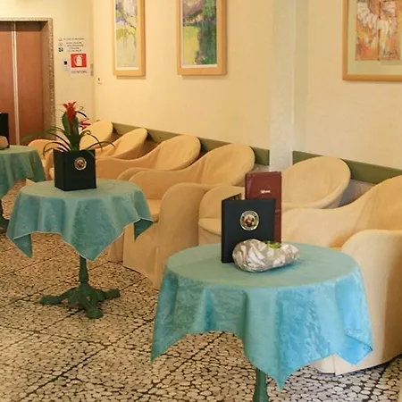 Modena Hotel 2*