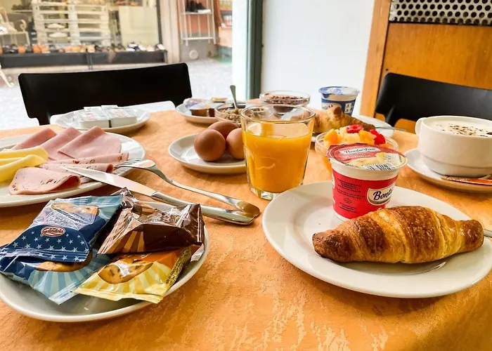 Hotel Modena Old Town 2*