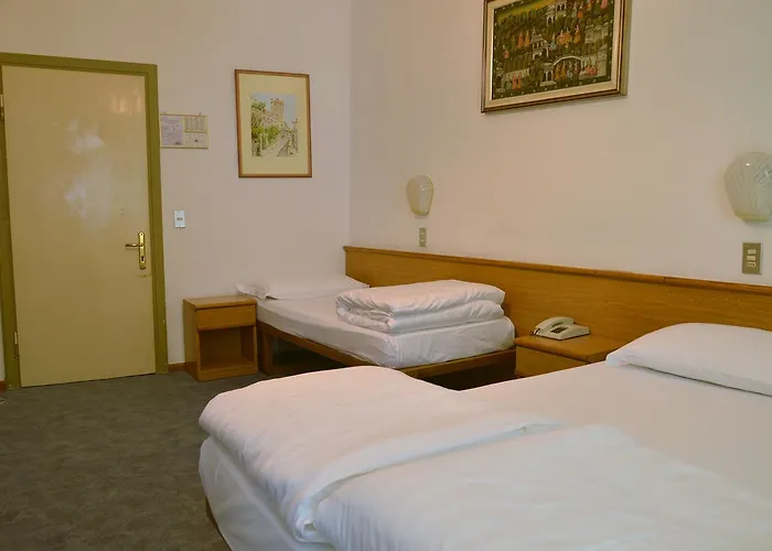 Modena Old Town 2* Мальчезине