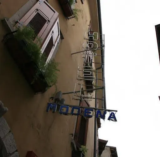 Modena Old Town Отель 2*